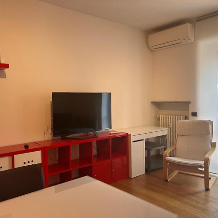 Comfortable Apartment In The Heart Of Lecco Exterior photo