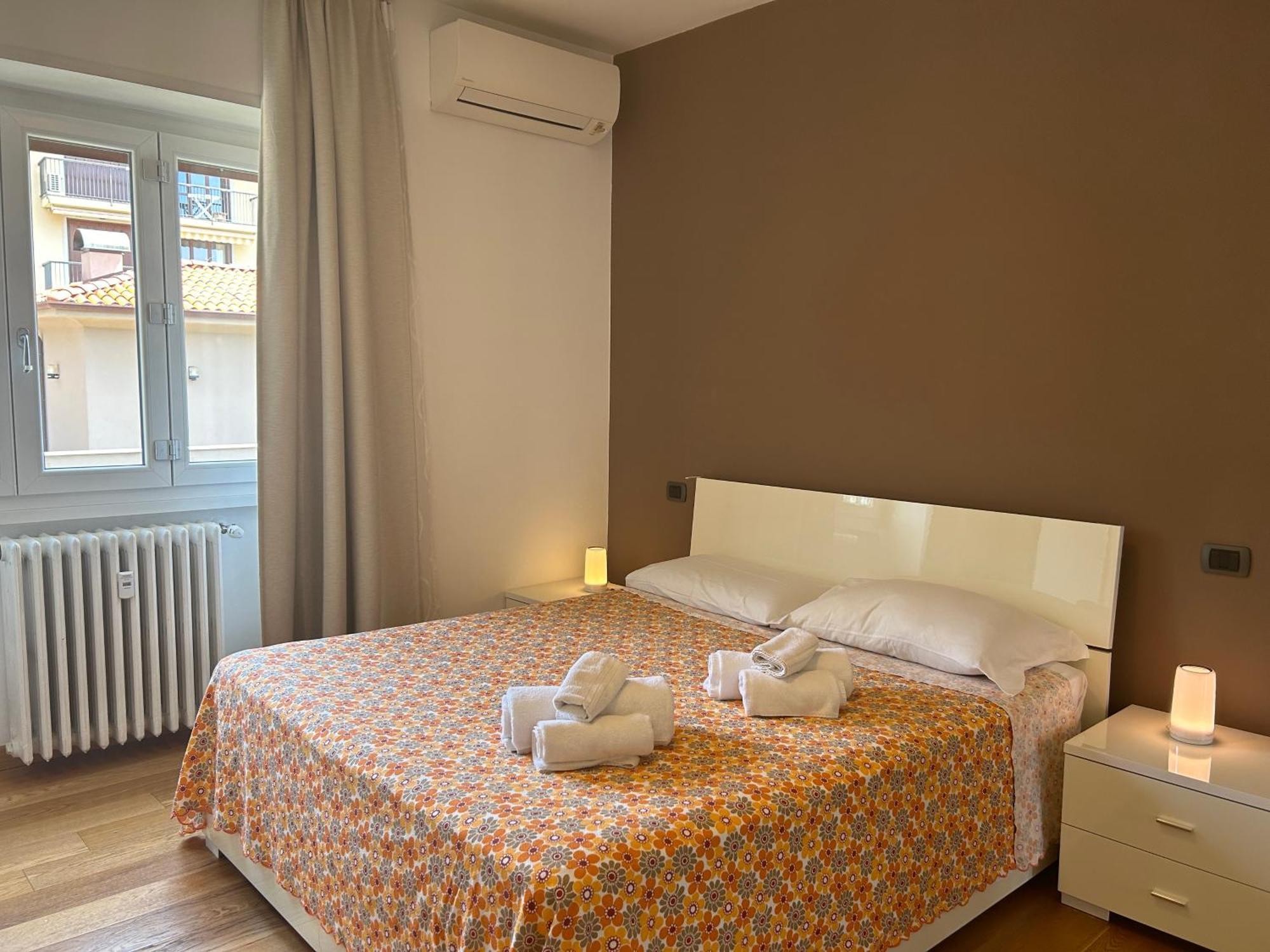 Comfortable Apartment In The Heart Of Lecco Exterior photo