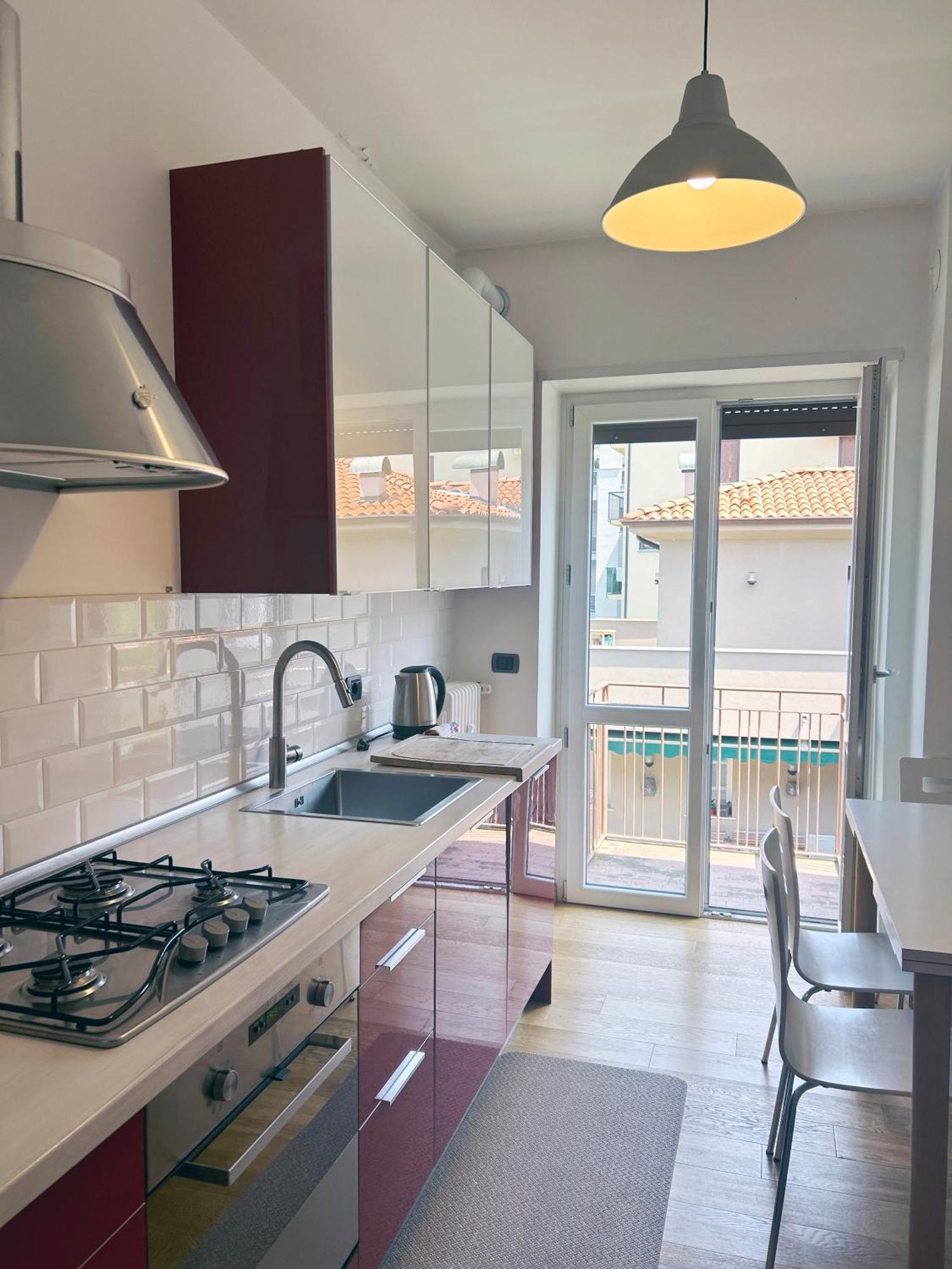 Comfortable Apartment In The Heart Of Lecco Exterior photo