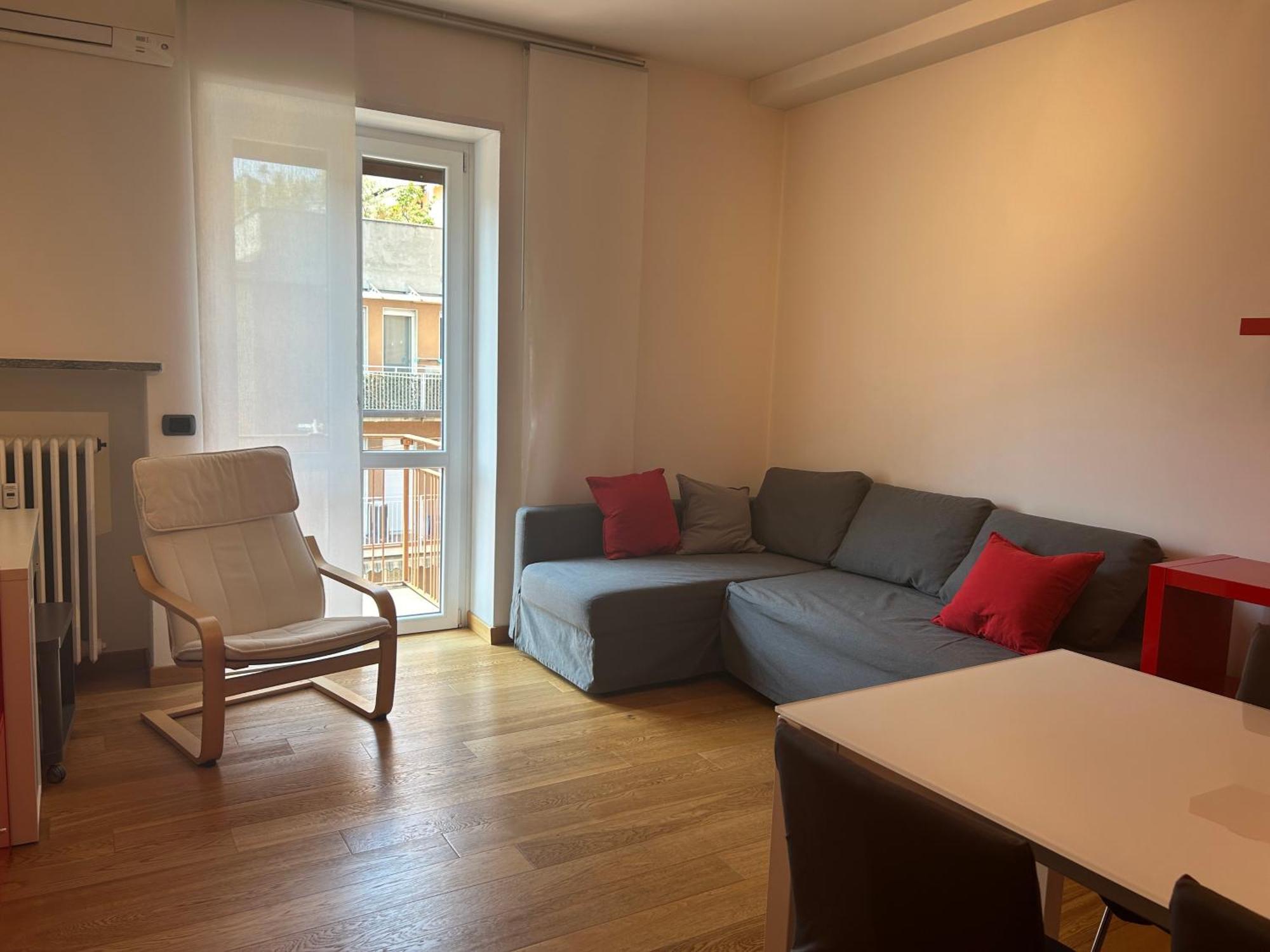 Comfortable Apartment In The Heart Of Lecco Exterior photo