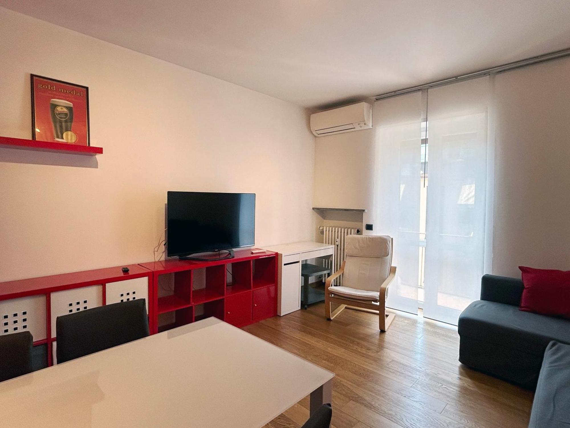 Comfortable Apartment In The Heart Of Lecco Exterior photo