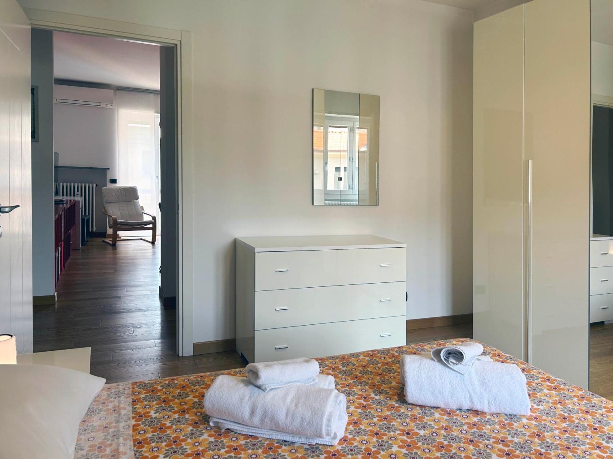 Comfortable Apartment In The Heart Of Lecco Exterior photo